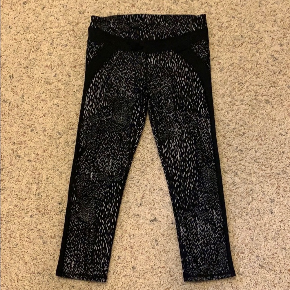 Fabletics XS black/white 3/4 legging